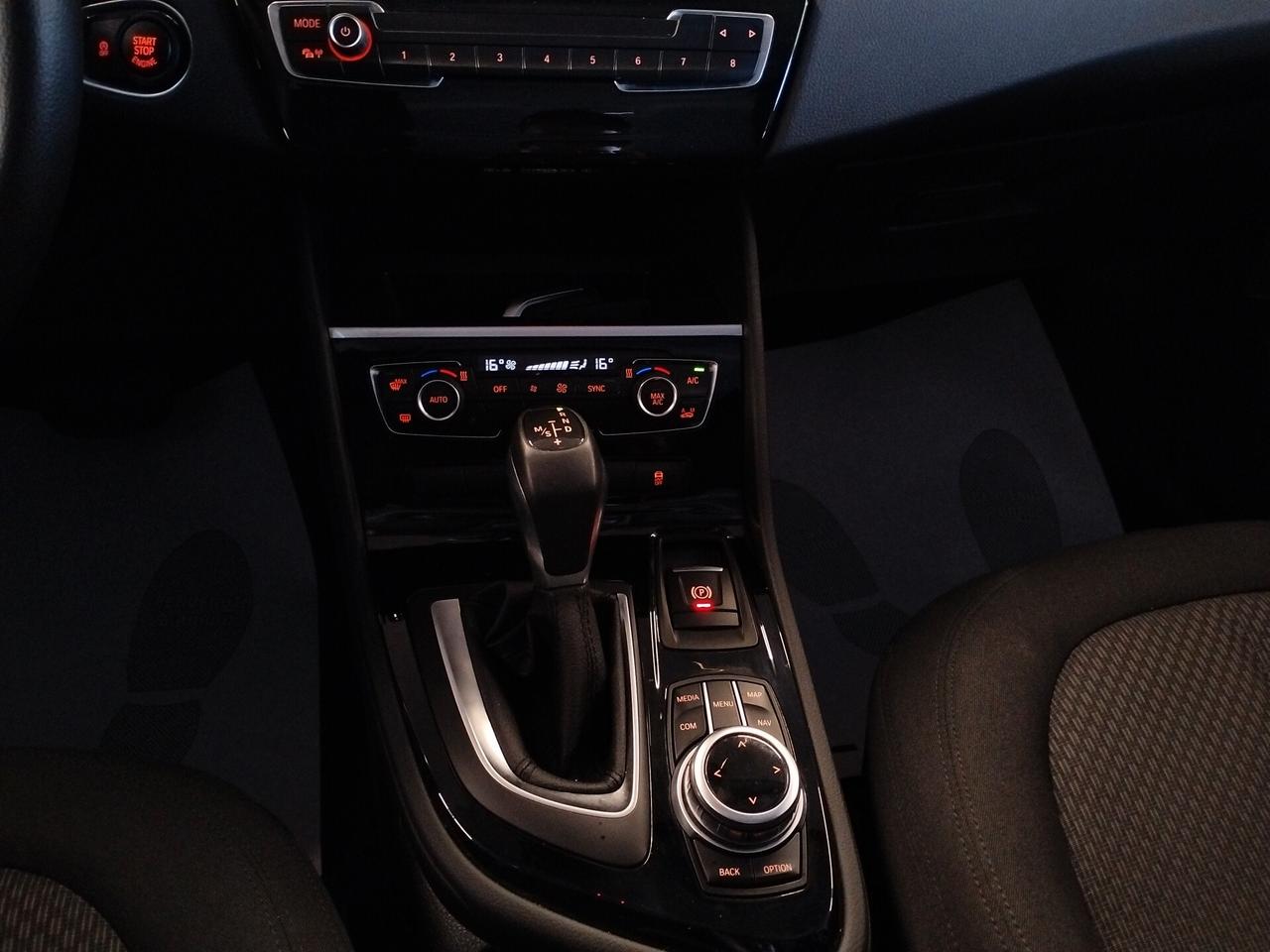 Bmw 2er Active Tourer 218d Advantage