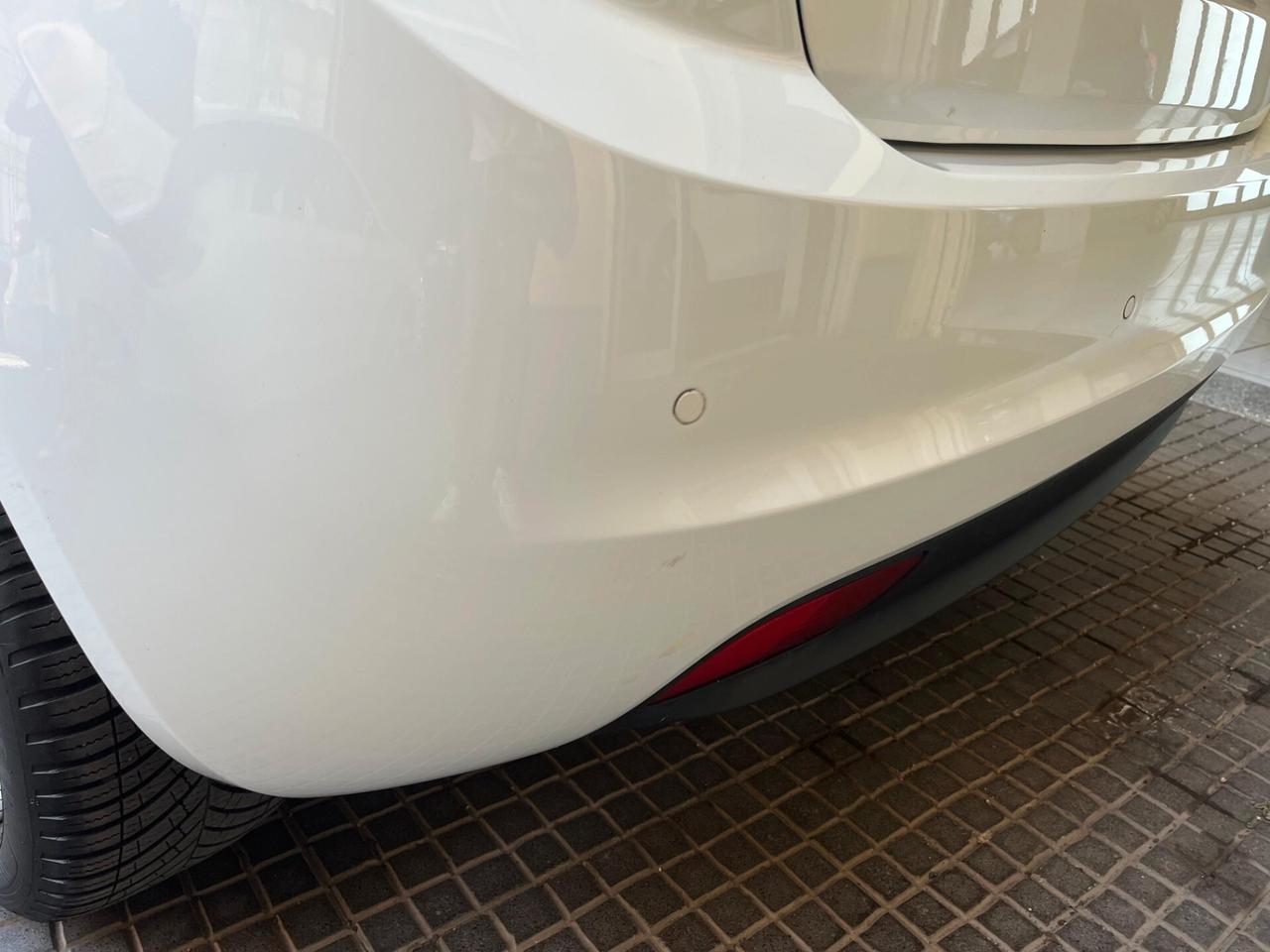 Kia Venga 1.4 CRDi 90CV Cool *TETTO PANORAMICO*