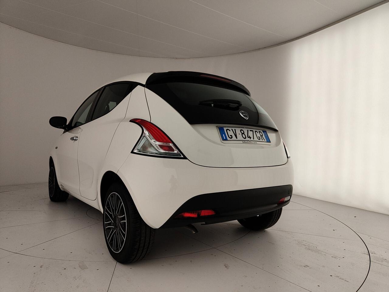 Lancia Ypsilon 1.0 FireFly 5 porte S&S Hybrid Oro