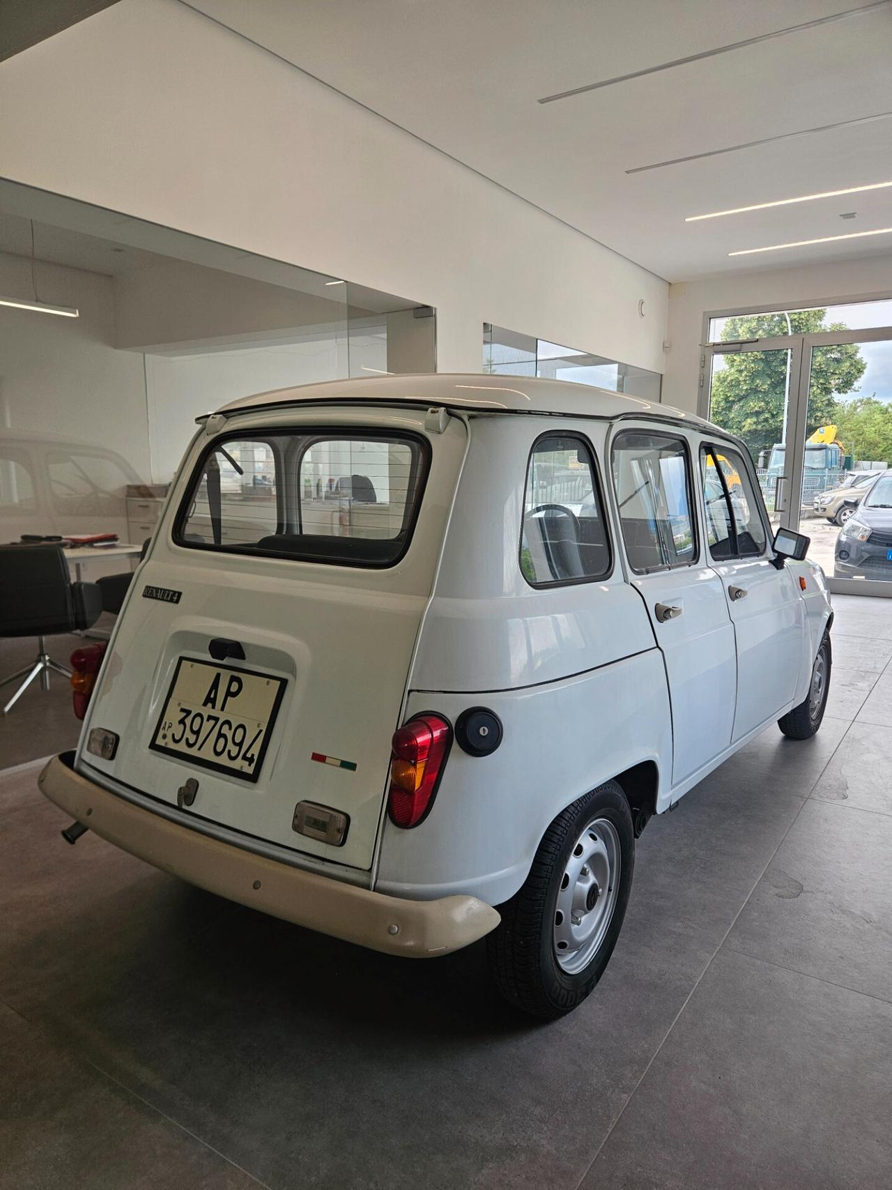 Renault R 4 950