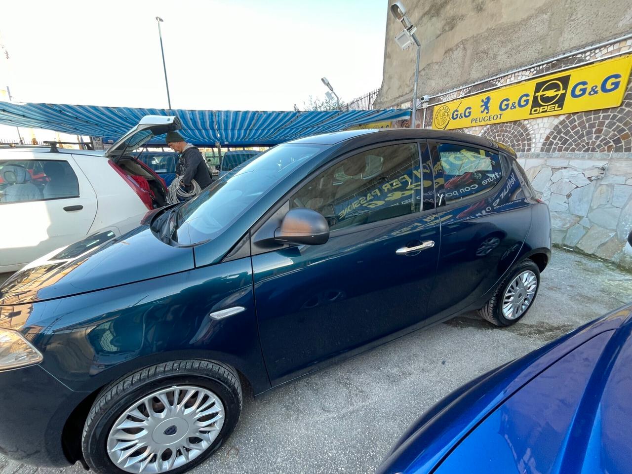 Lancia Ypsilon 1.2 69 CV 5 porte Silver