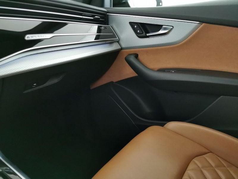 Audi Q8 3.0 tdi mhev S line edition quattro 286cv tiptronic