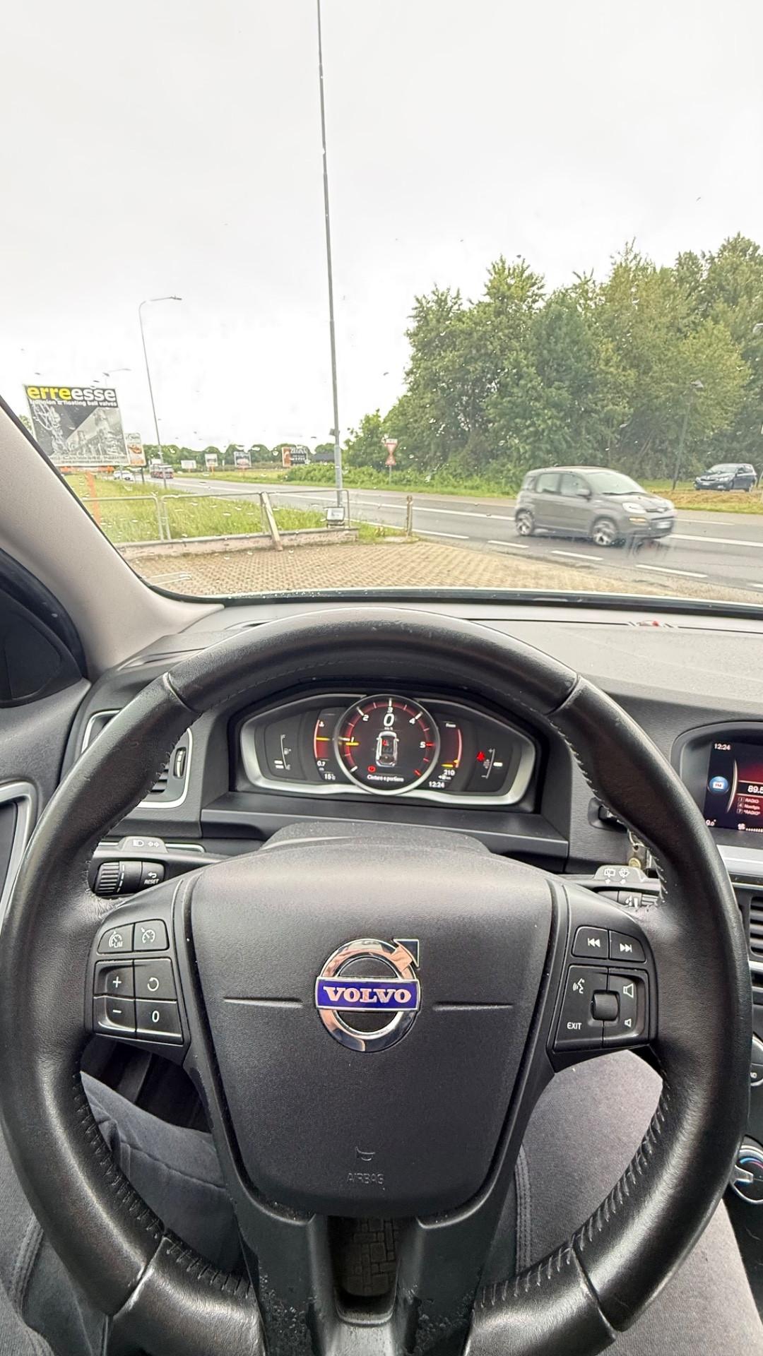 VOLVO V60 2018 EURO 6 IMPECCABILE!