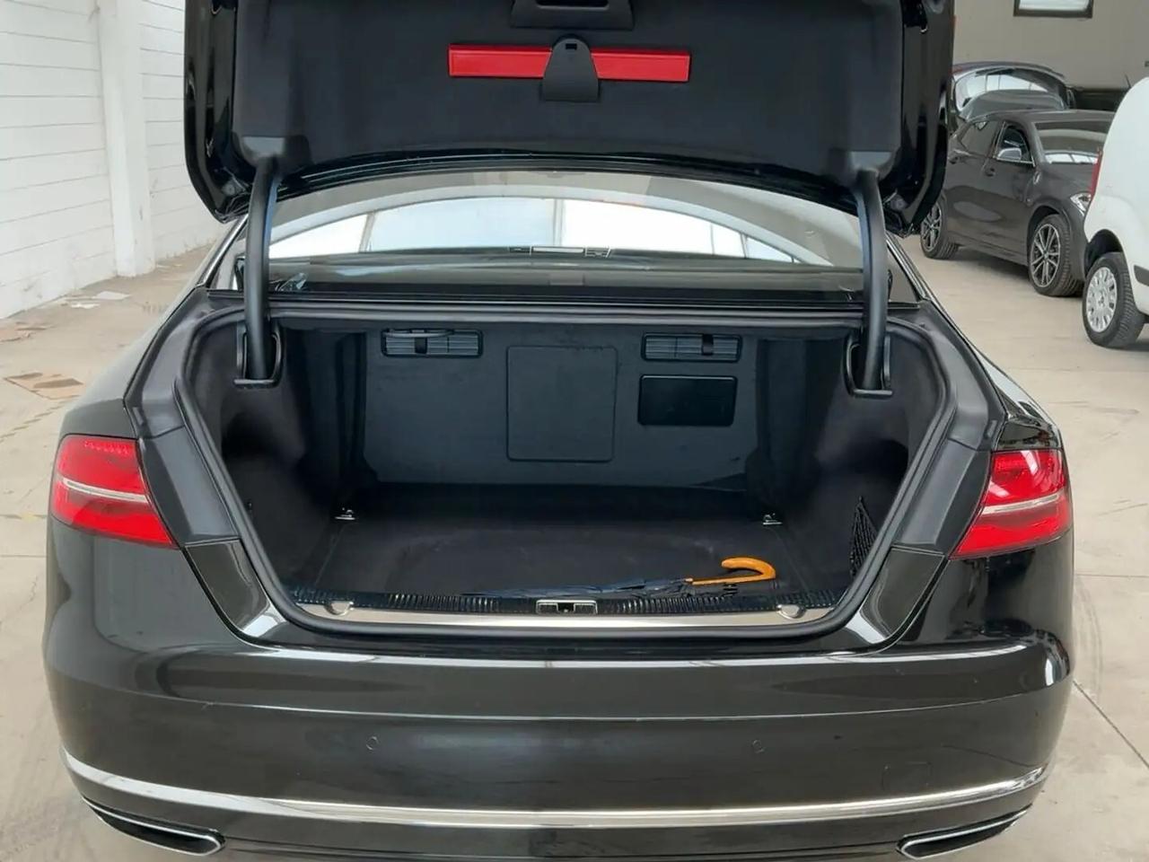 Audi A8 L 6.3 W12 FSI quattro tiptronic