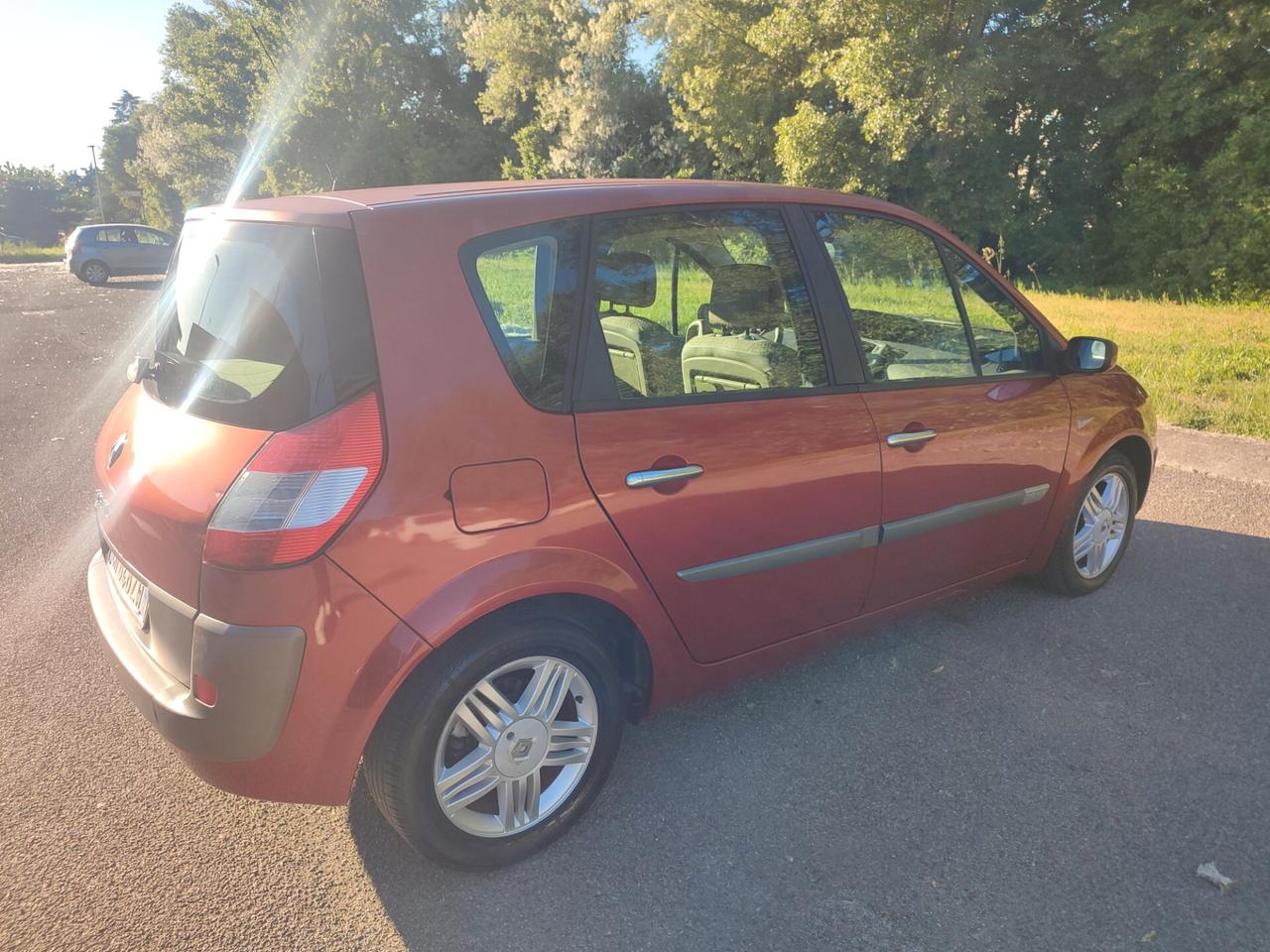 RENAULT SCENIC 1.6BENZINA POCHI KM LEGGERE