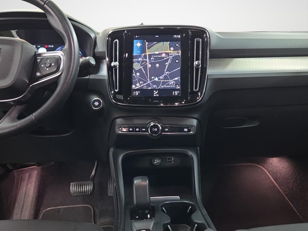 Volvo XC40 T3 Geartronic Momentum Pro