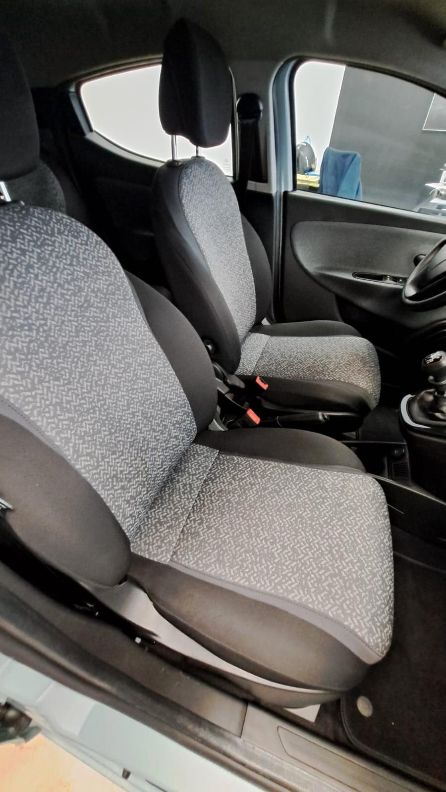 Lancia Ypsilon 1.0 FireFly 5 porte S&S Hybrid Platino