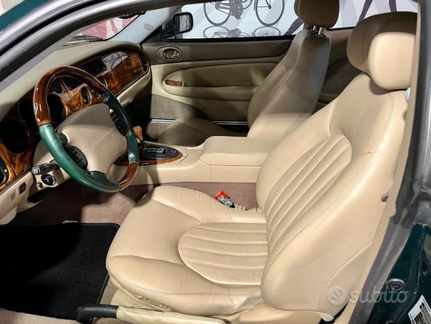 JAGUAR XK8 4.2 Coupé