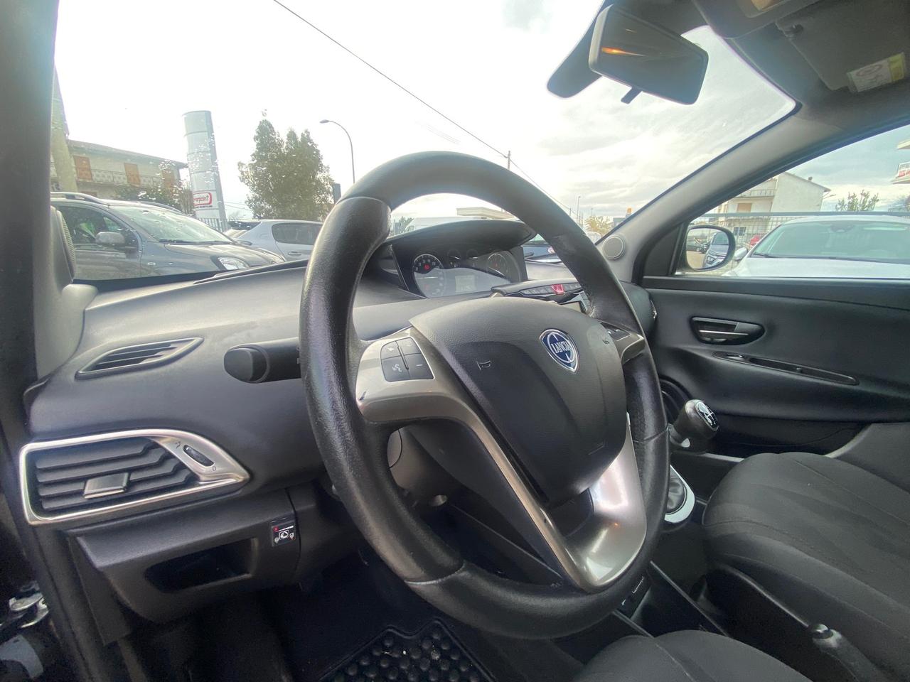 Lancia Ypsilon 1.2 69 CV 5 porte GPL Ecochic Gold