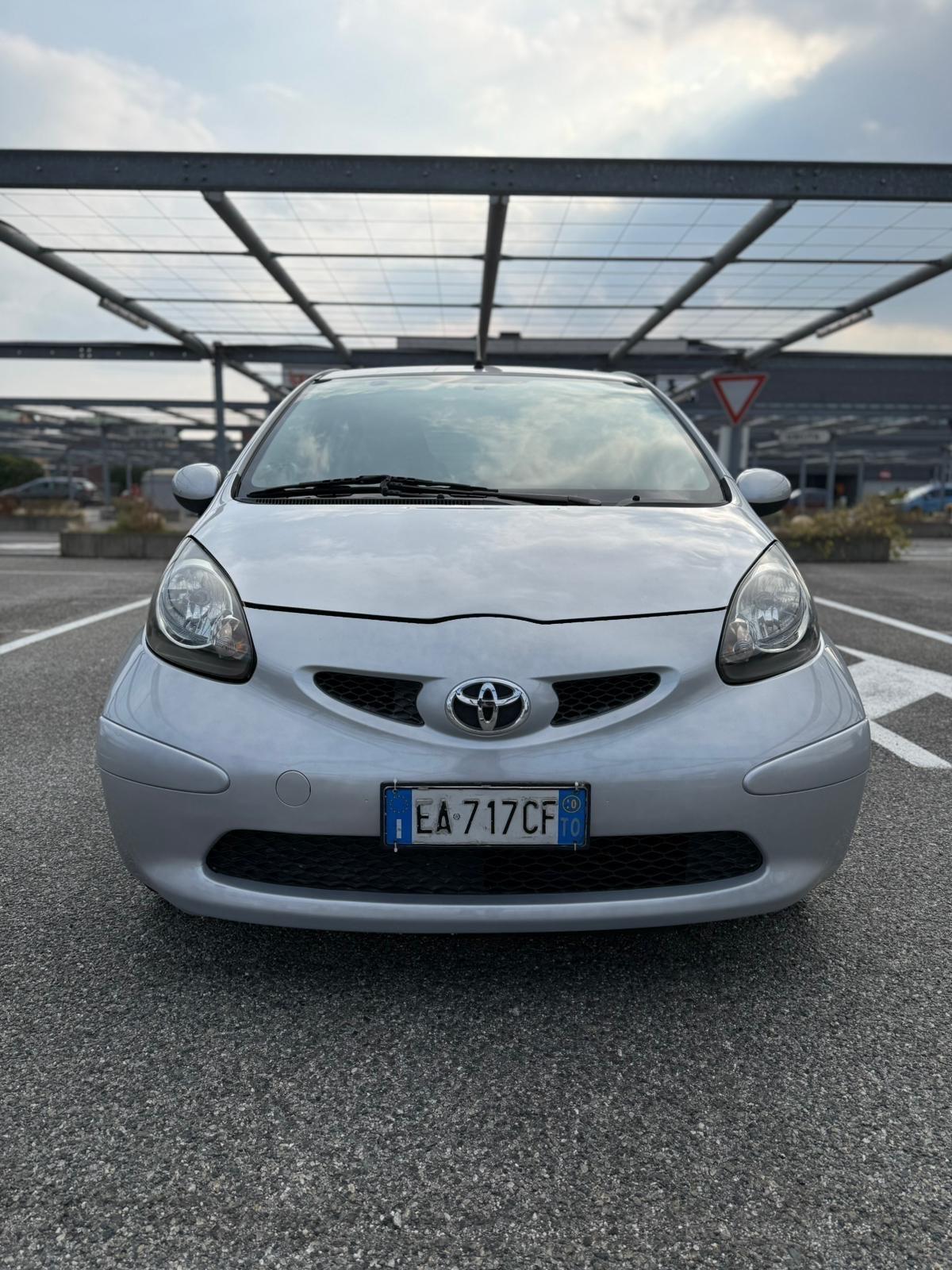 Toyota Aygo 1.0 12V VVT-i 5 porte Sol