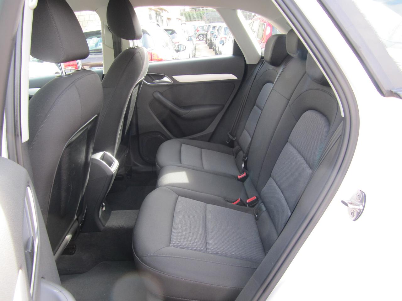 Audi Q3 2.0 TDI 120 CV Business