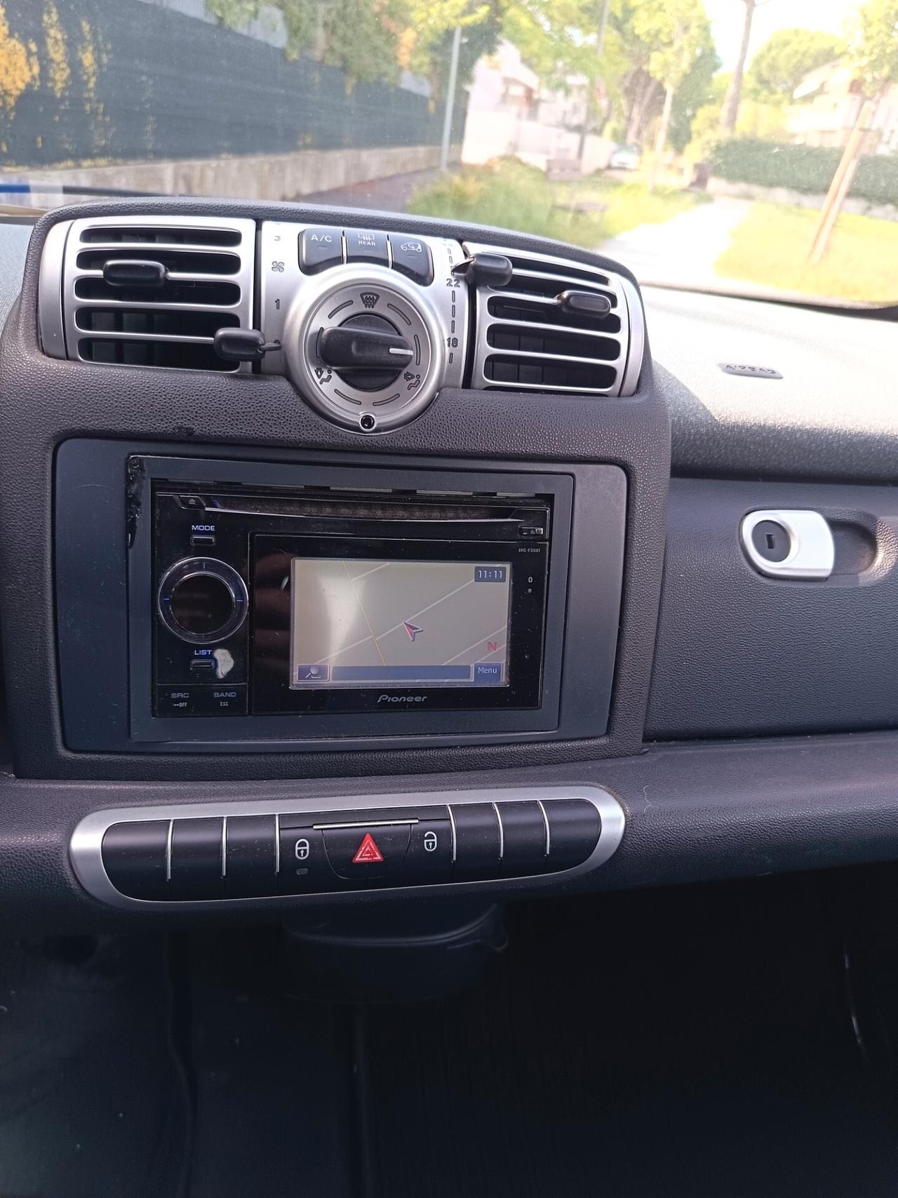 Smart ForTwo 1000 52 kW MHD coupé pure