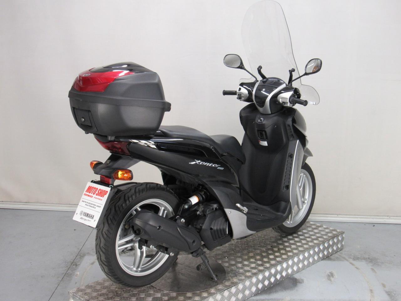 Yamaha Xenter 125 RUOTA ALTA PEDANA PIATTA