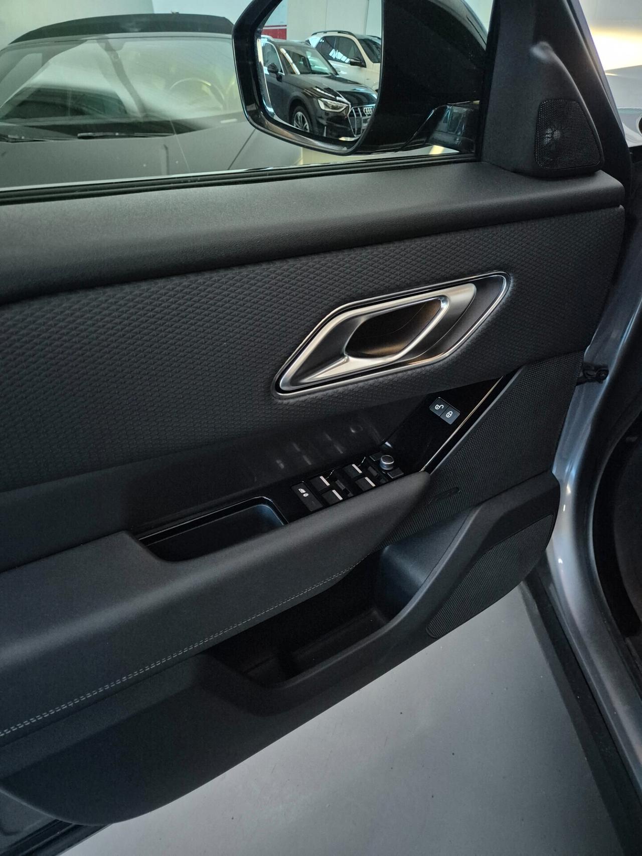 Land Rover Range Rover Velar 2.0cc 180cv Autom Navi Tetto apribile iva esposta