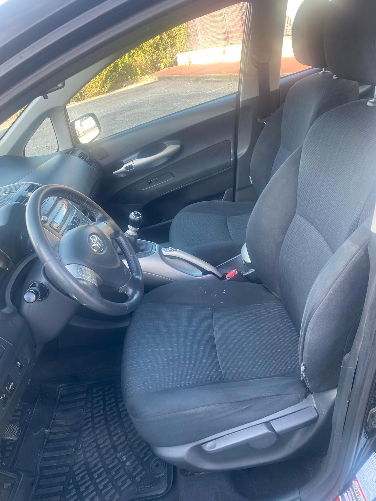 Toyota Auris 2.0 D-4D DPF 5 porte Sol MY'08