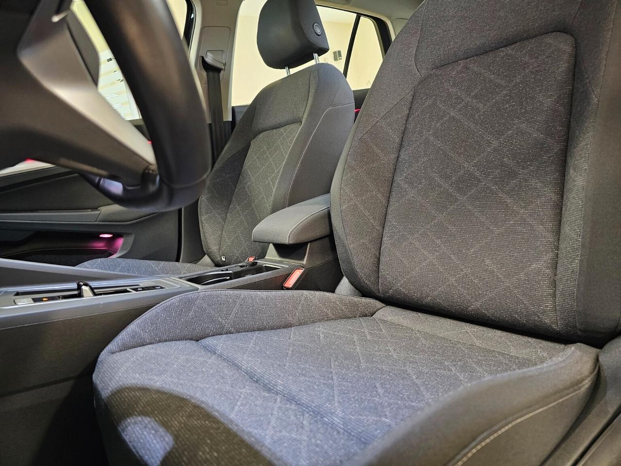 Volkswagen Golf 1.0 eTSI EVO DSG Life