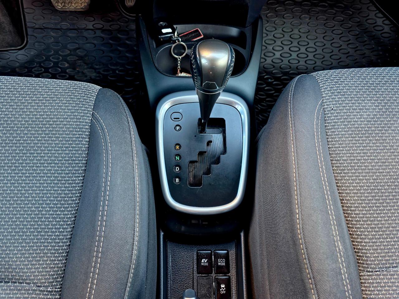 Toyota Yaris 1.5 Hybrid 5 porte Business 2017-E6 Automatico NEO
