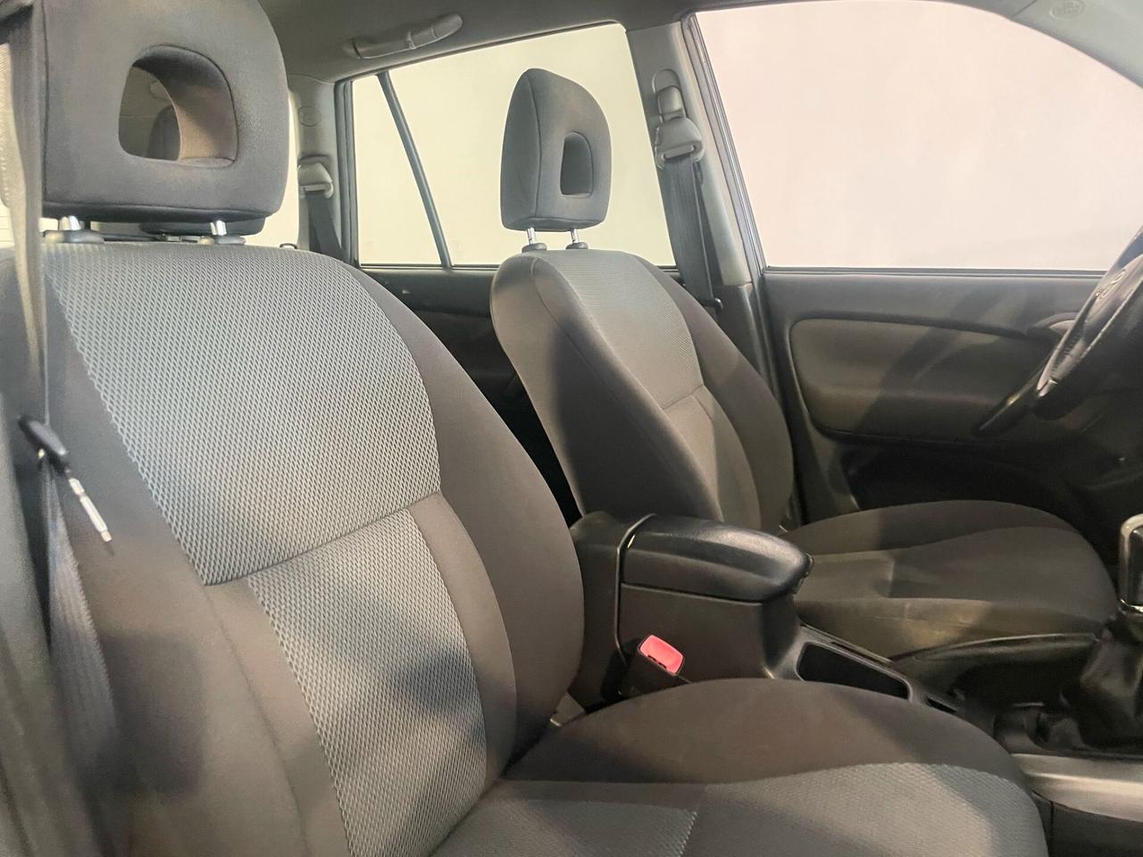 Toyota RAV 4 2.0 Tdi D-4D cat 5 porte Sol