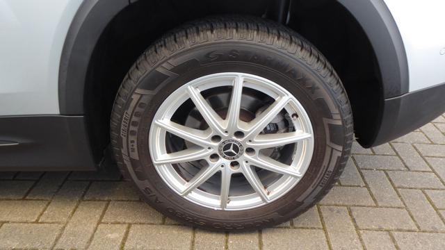 MERCEDES-BENZ GLB 200 d Automatic Sport