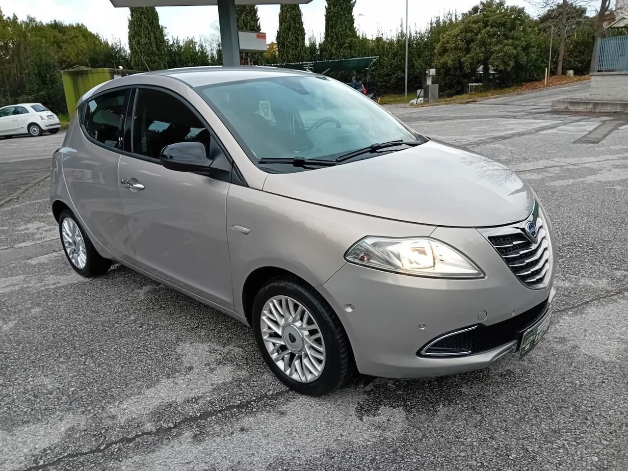 Lancia Ypsilon 1.3 MJT Gold - 2014