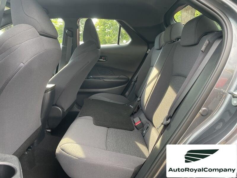 Toyota C-HR 1.8 HV Active km 0 + business pack