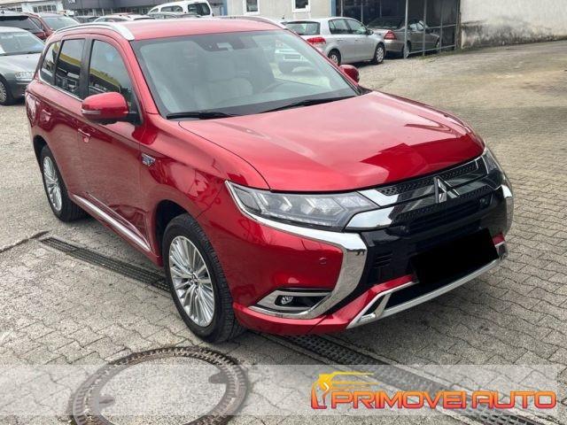 MITSUBISHI Outlander 2.4 MIVEC 4WD PHEV Diamond SDA