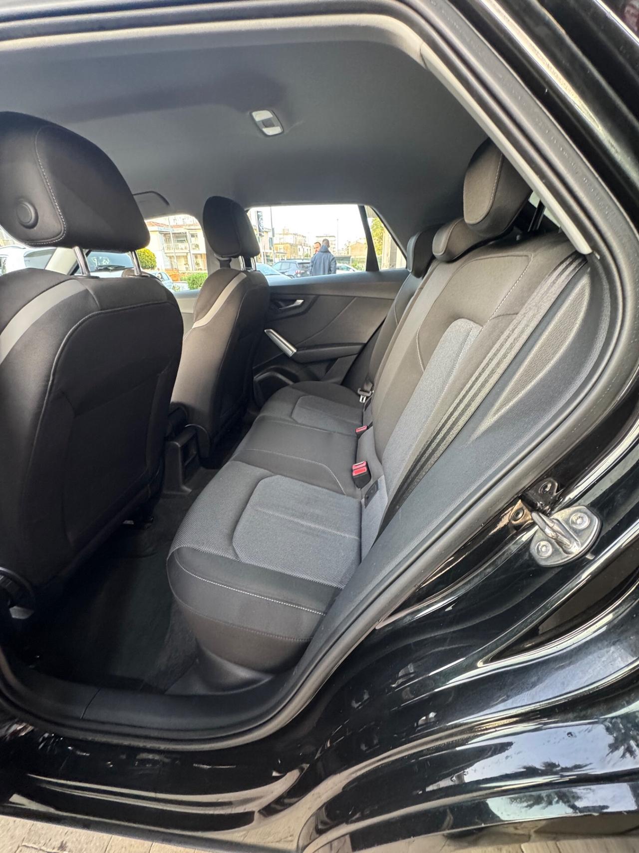 Audi Q2 30 TDI Identity Black