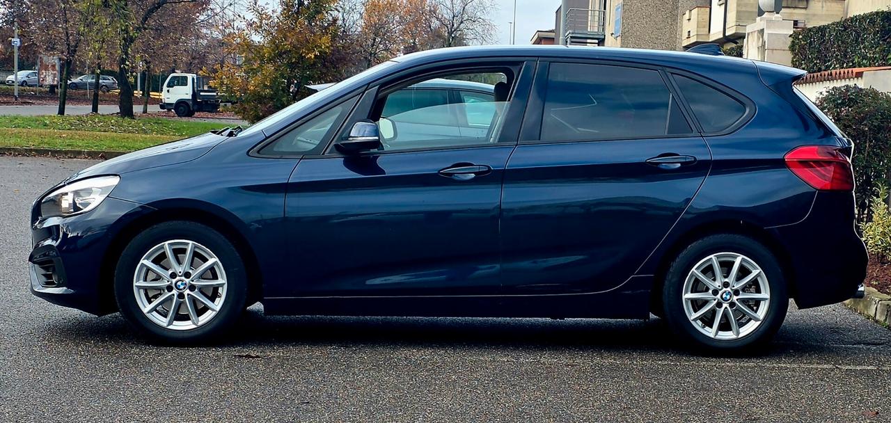Bmw 216d Tourer Luxury neopatentati euro6b