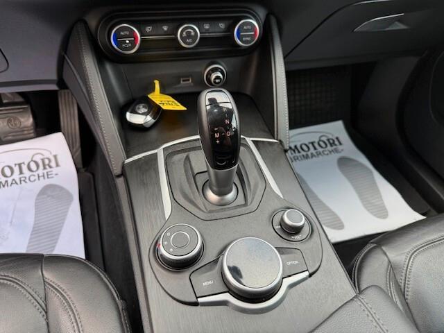 Alfa Romeo Stelvio 2.2 Turbodiesel 180 CV AT8 RWD Super