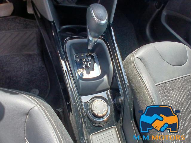 PEUGEOT 2008 110 cv EAT6 S&S automatica Black Matt!