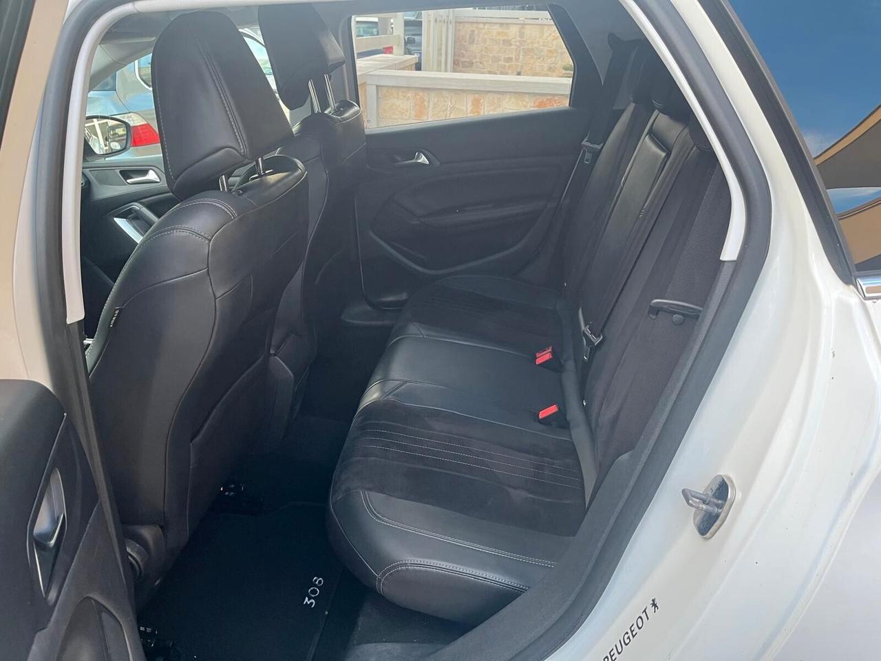 Peugeot 308 BlueHDi 120 S&S SW Allure