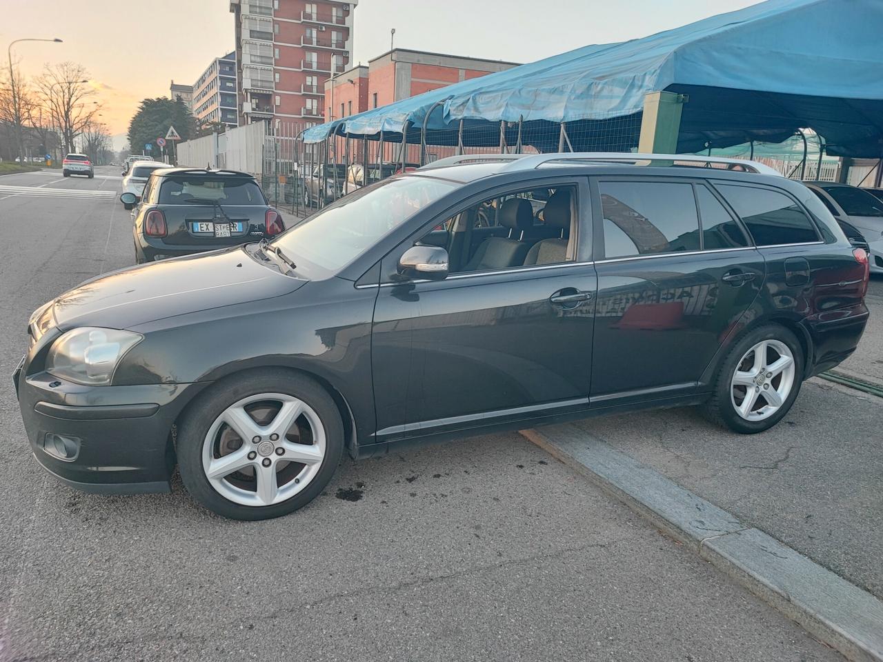Toyota Avensis 2.0 D-4D 16V Station Wagon