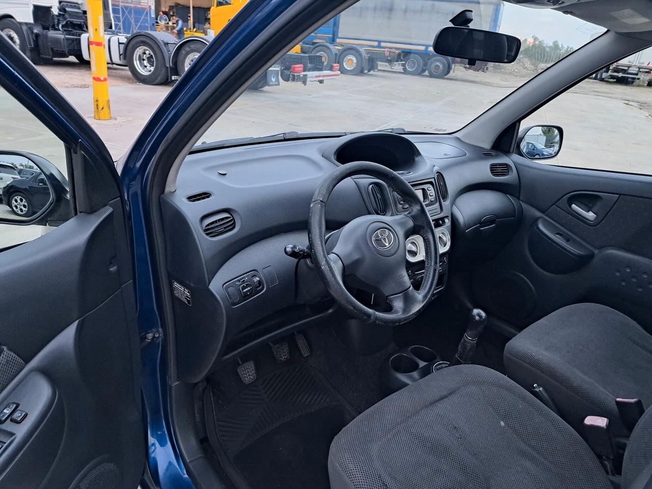 Toyota Yaris Verso 1.4 Tdi D-4D - 2005
