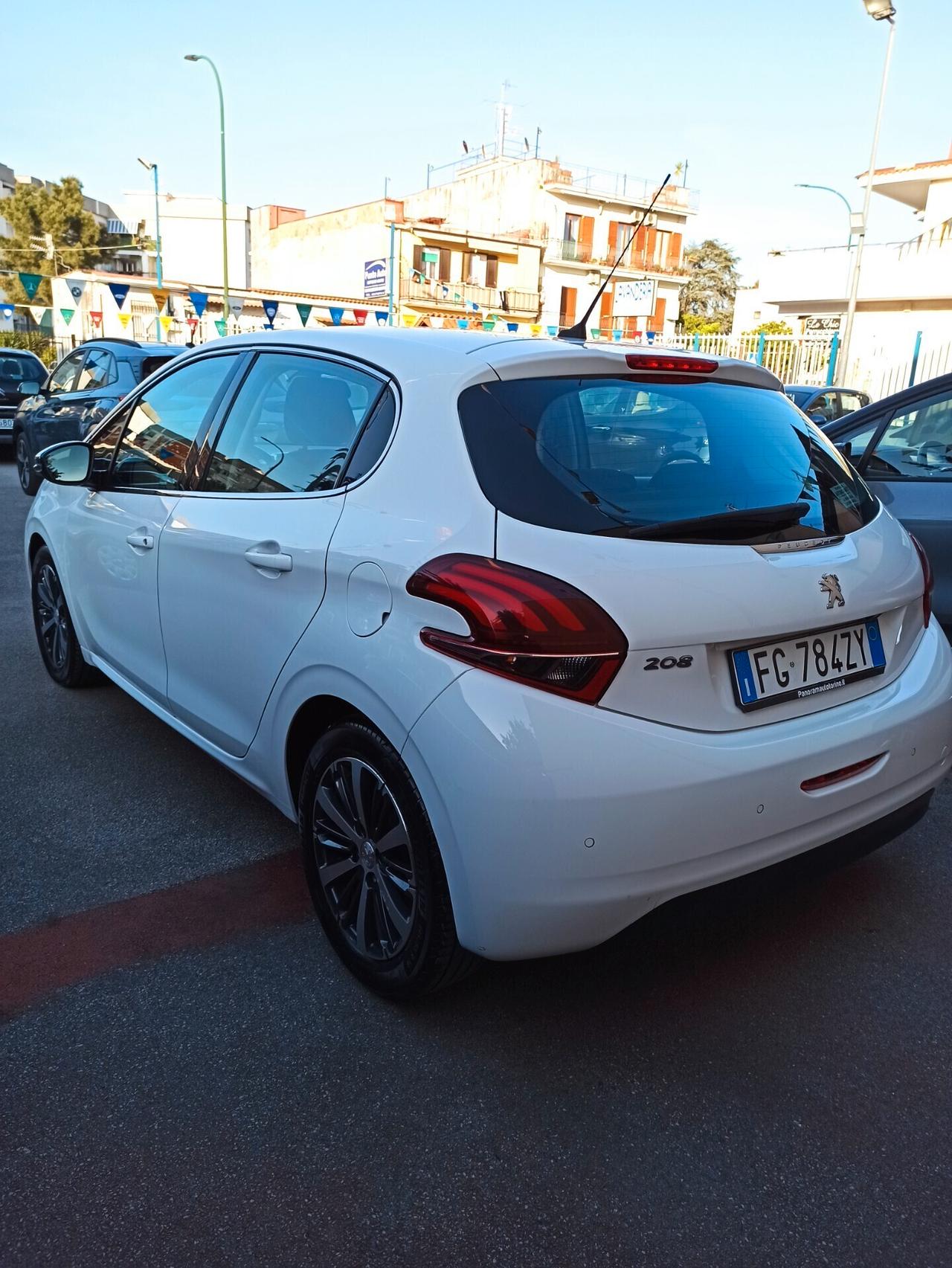 Peugeot 208 1.6 BlueHDi 75 cv 5 porte Allure