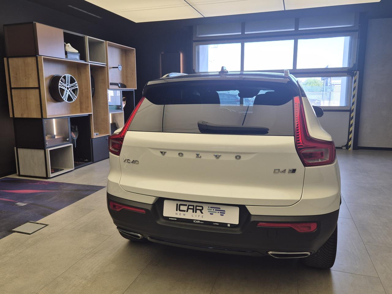 VOLVO XC40 - XC40 2.0 d4 R-design awd geartronic