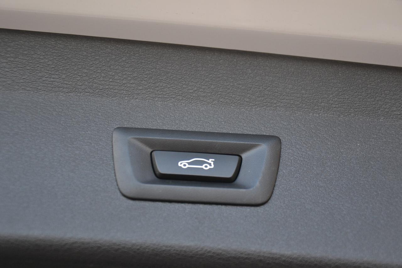 Bmw X1 25e X-DRIVE HYBRID PLUG-IN NAVI+FULL LED+RCAM+PDC+