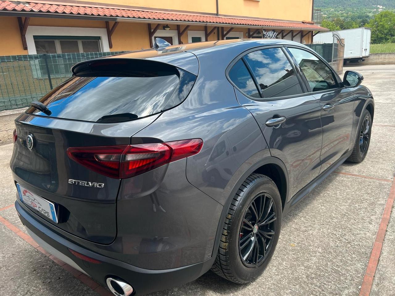 Alfa Romeo Stelvio 2.2 Turbodiesel 160 CV AT8 RWD Business