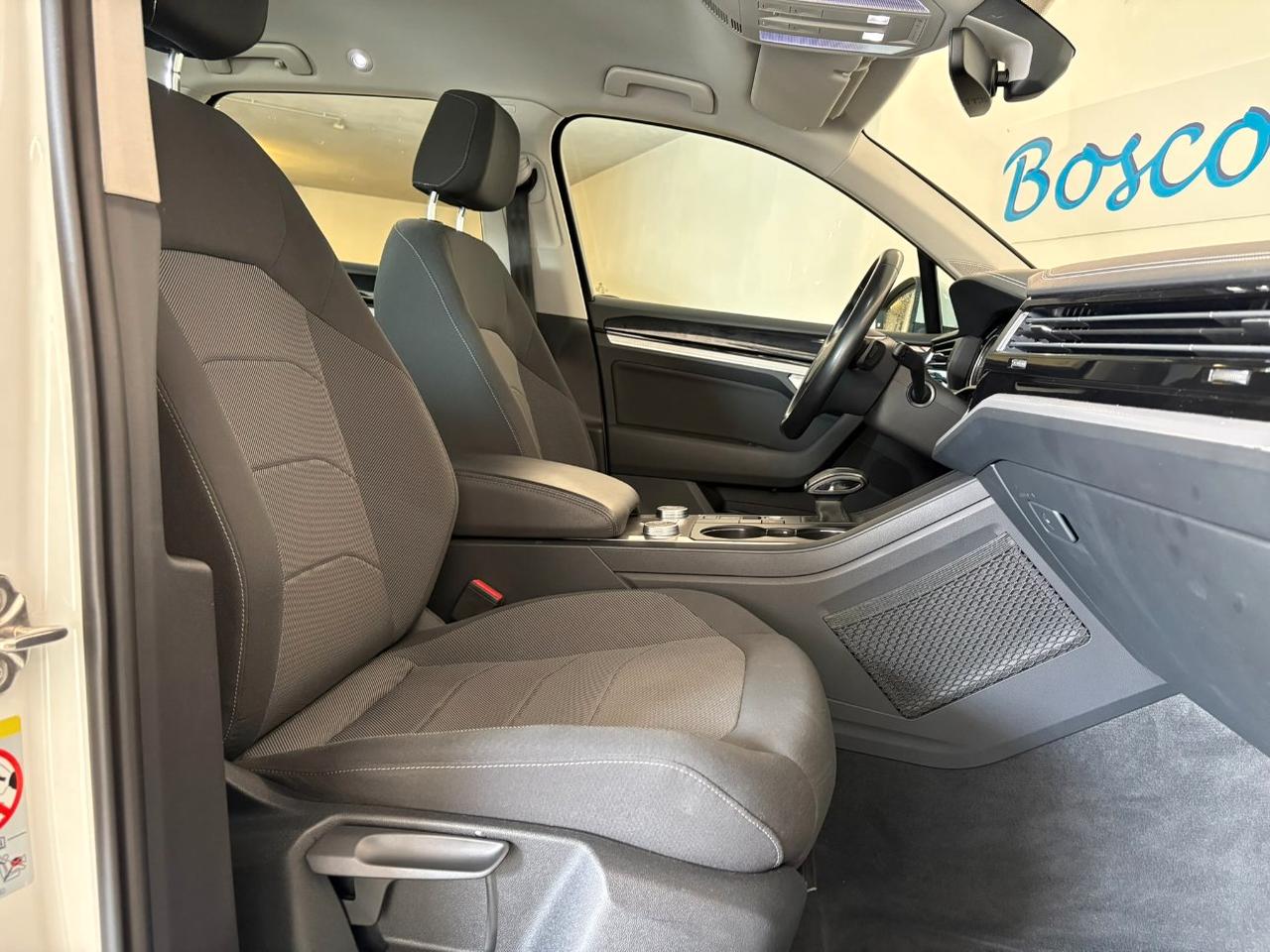 VOLKSWAGEN Touareg 3.0 V6 TDI 286 CV SCR Style