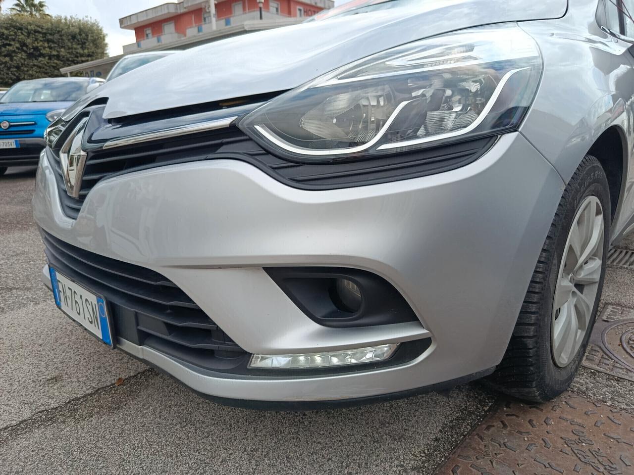 Renault Clio 1.2 Gpl di serie 90CV 5 porte Business
