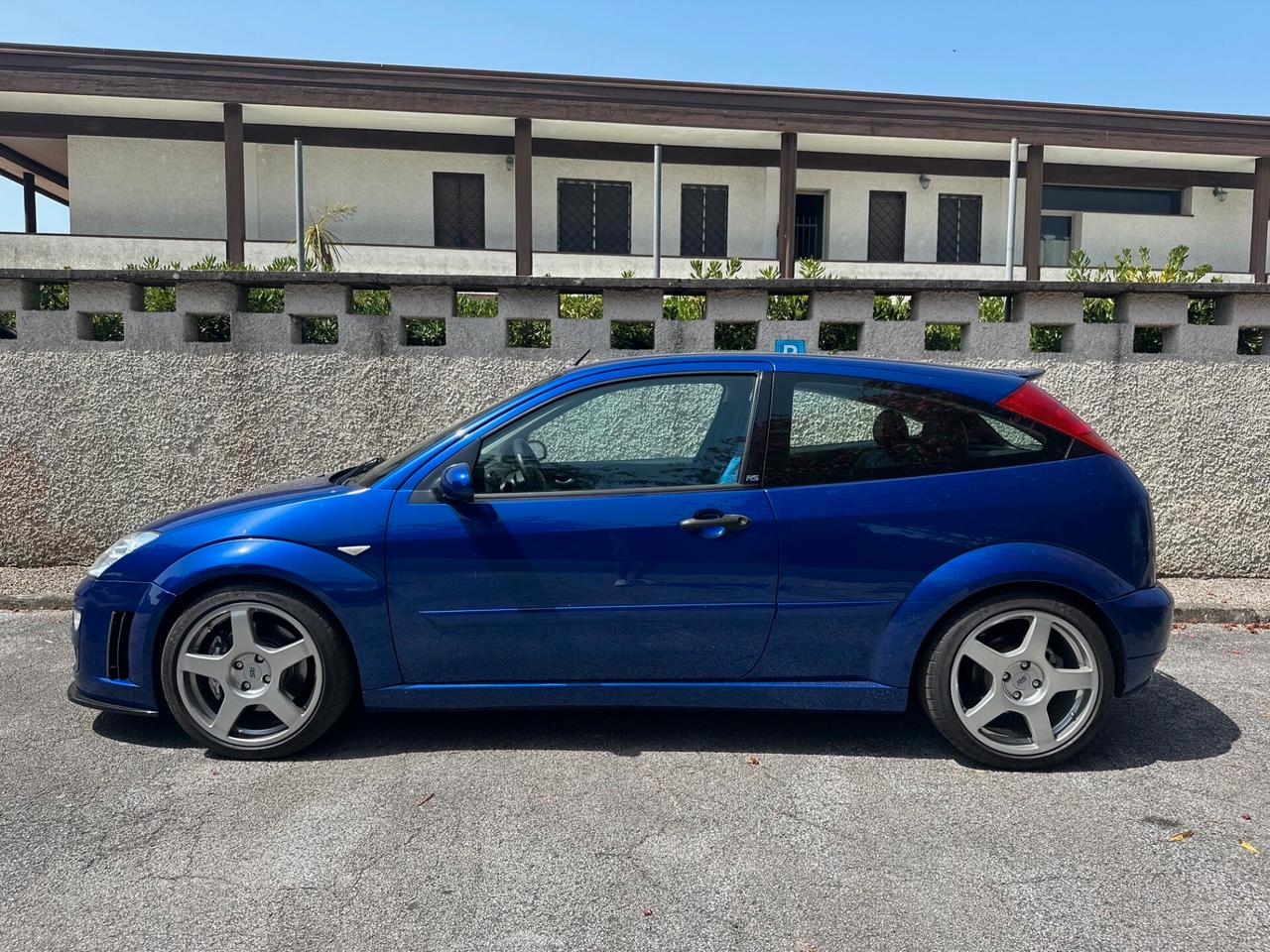 Ford Focus 2.0i 16V cat 3p. RS215