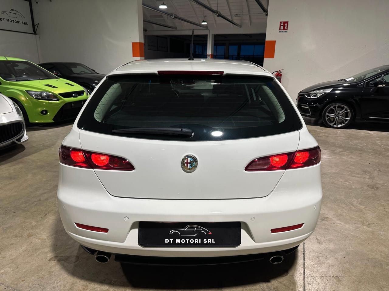 Alfa Romeo 159 1750 TBi Sportwagon BOOK SERVICE COMPLETO