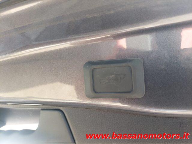 TOYOTA RAV 4 MY23 RAV4 2.5 HV (222CV) E-CVT AWD-i Business