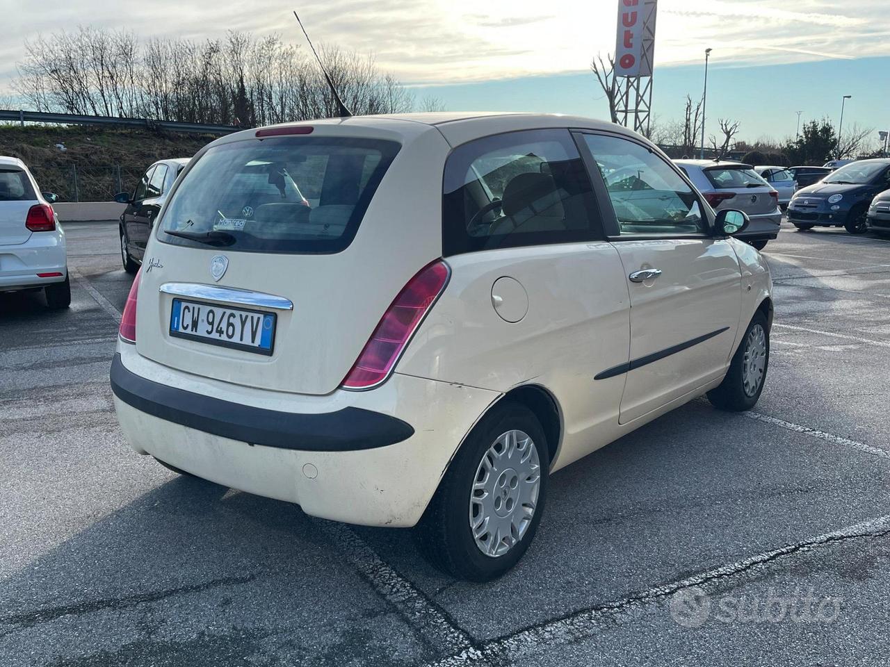 Lancia Ypsilon 3 Porte Ypsilon 1.2 16v Argento GPL