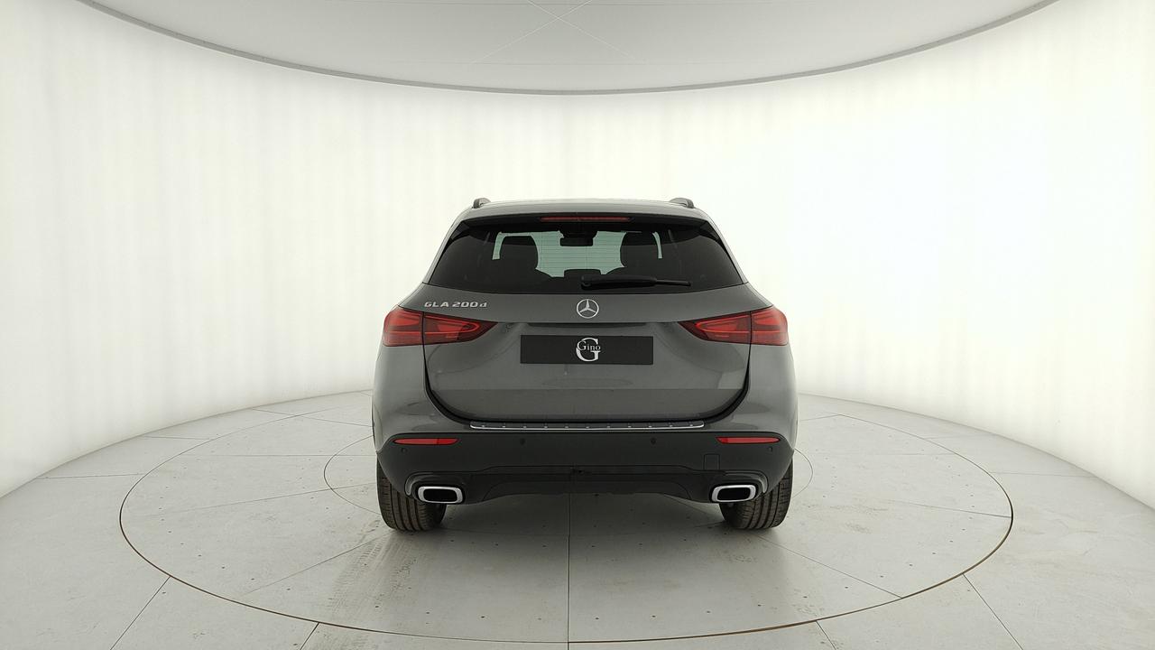 Mercedes-Benz GLA 200 d automatic