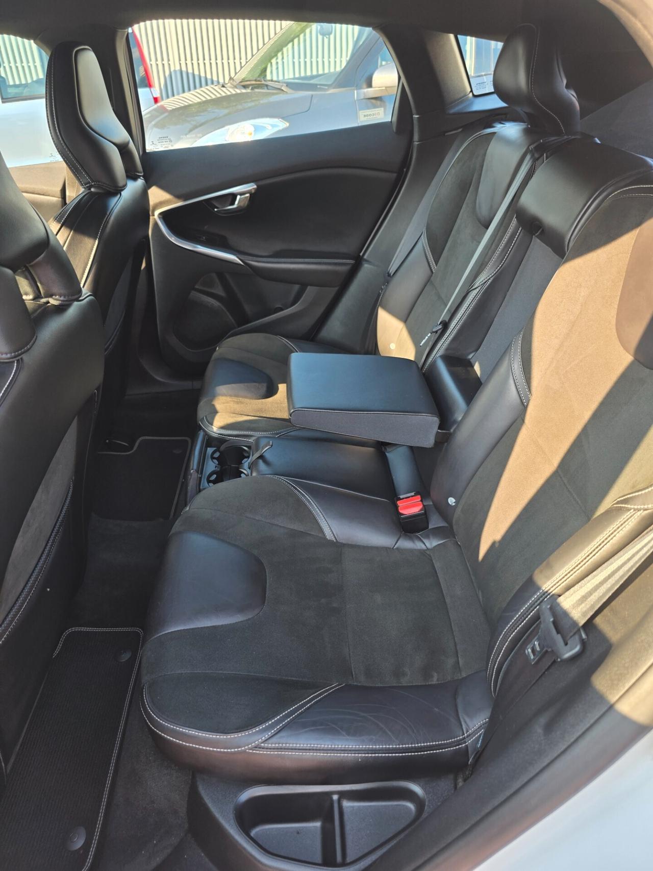 Volvo V40 D2 1.6 R-design perfetta e garantita 12M