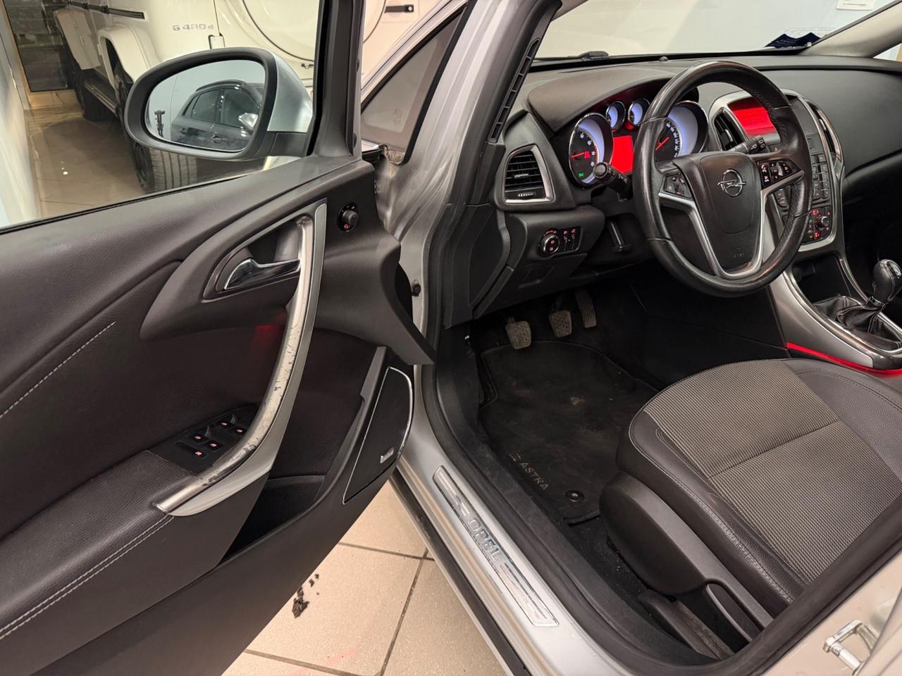 Opel Astra 1.4 Turbo 140CV 5 porte Cosmo