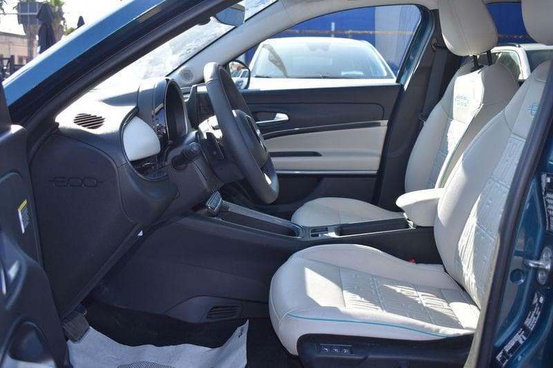 FIAT 600 1.2 Hybrid 110cv La Prima
