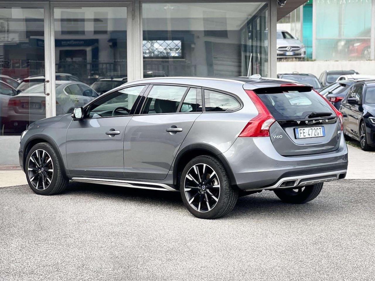 Volvo V60 Cross Country 2.0 Diesel 150CV Auto E6 - 2016