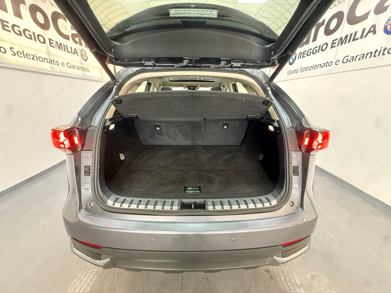 Lexus NX 300h 2.5 Hybrid 155CV 4WD Luxury 07/2020 EURO 6D