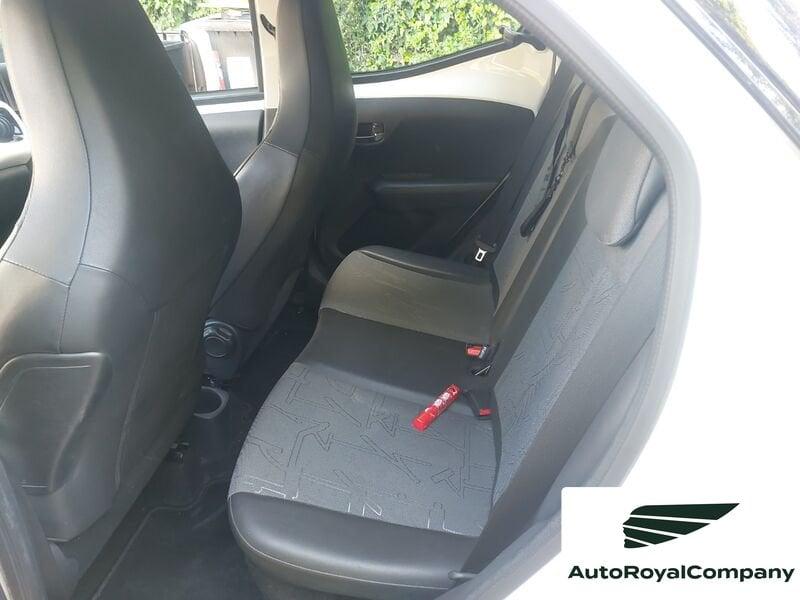 Toyota Aygo 1.0 VVT-i x-wave km 11600